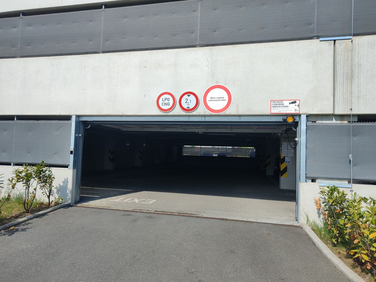 Prenájom garáže 17 m², Bryksova, Praha, Praha Prenájom garáže 17 m², Bryksova, Praha, Praha