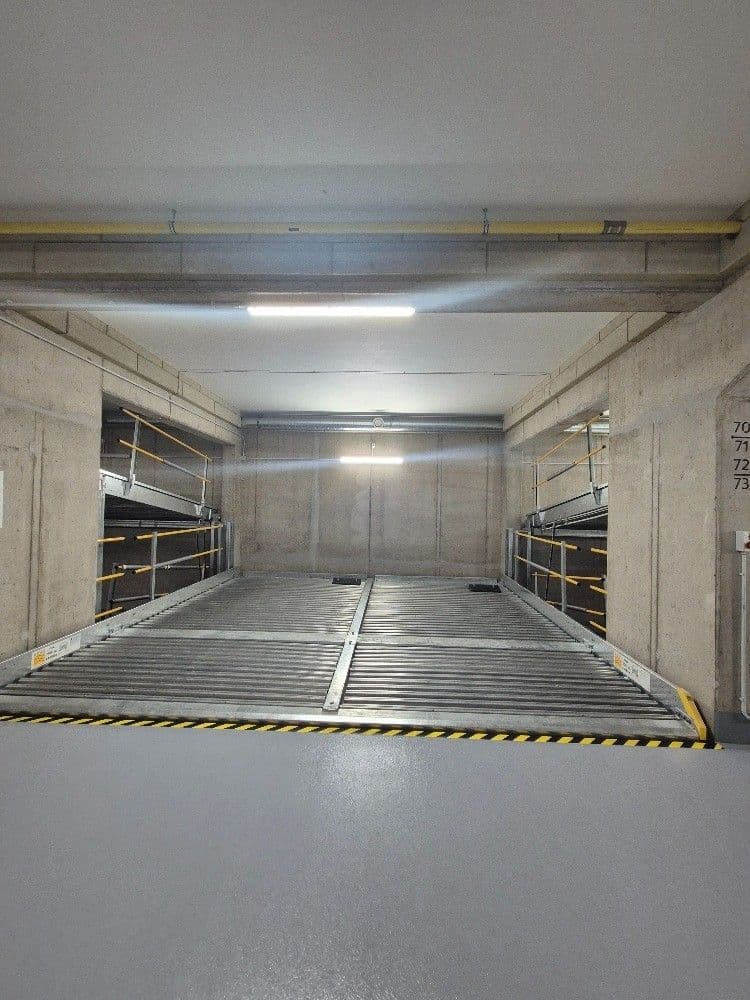 Prenájom bytu 1-izbový 38 m², Mezitraťová, Praha, Praha Prenájom bytu 1-izbový 38 m², Mezitraťová, Praha, Praha