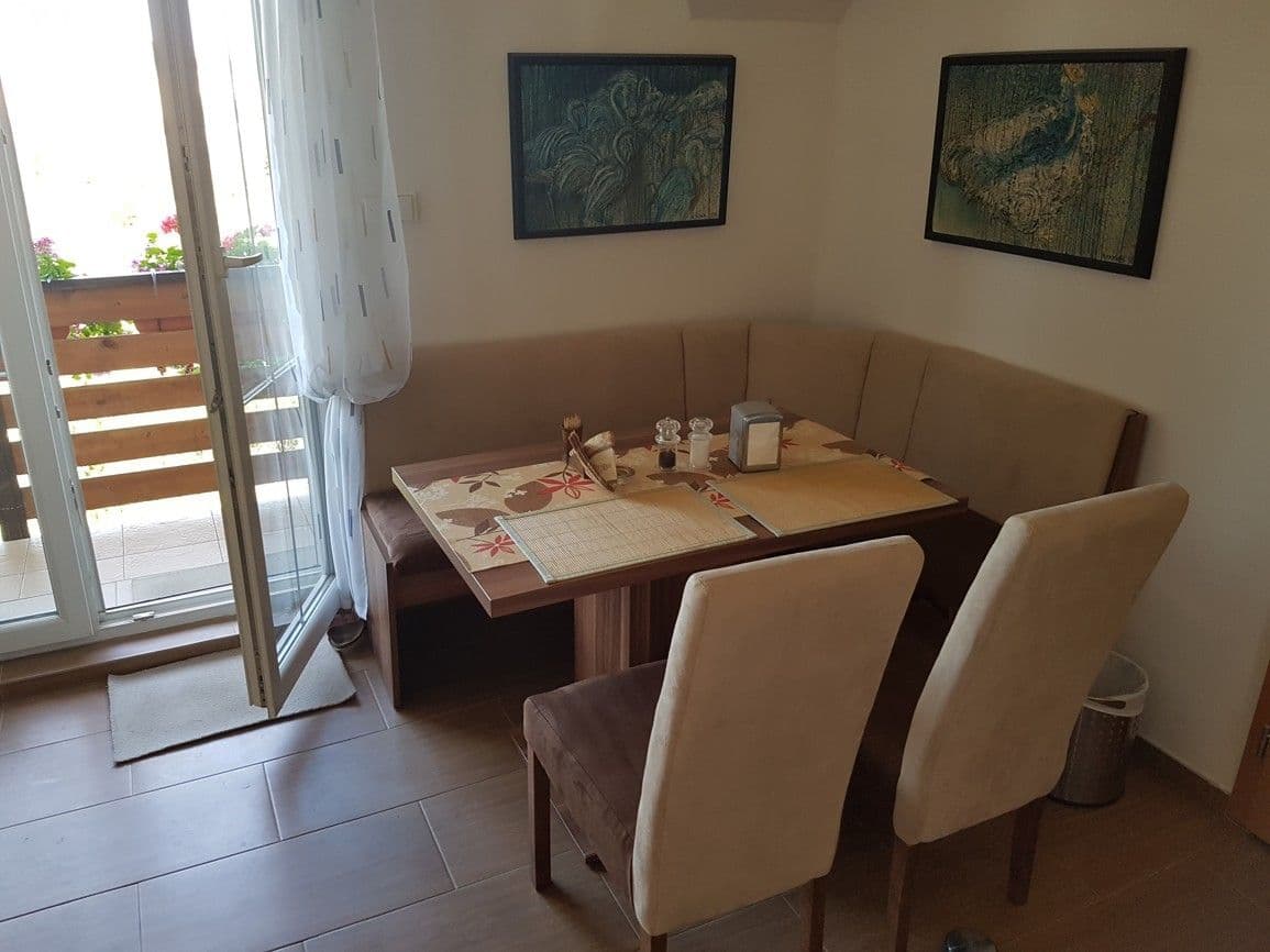 Prenájom bytu 3-izbový 102 m², Mezouň, Středočeský kraj Prenájom bytu 3-izbový 102 m², Mezouň, Středočeský kraj
