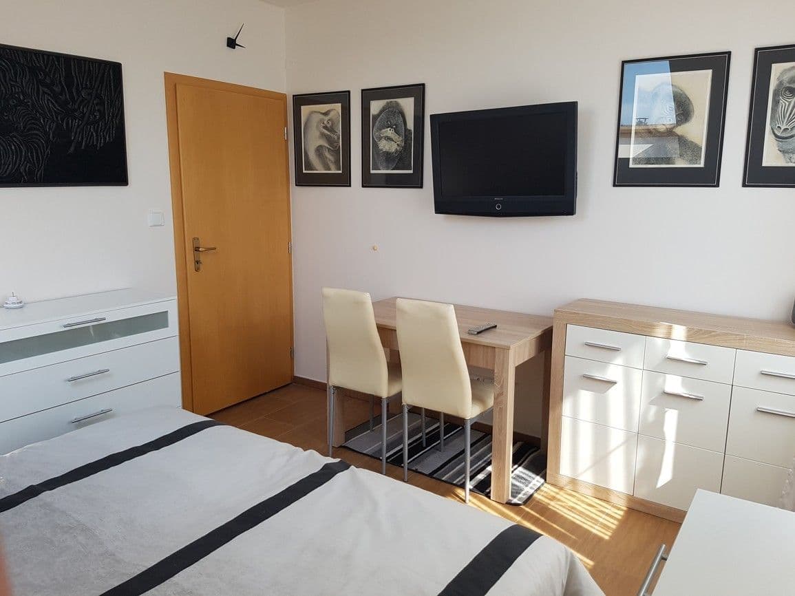 Prenájom bytu 3-izbový 102 m², Mezouň, Středočeský kraj Prenájom bytu 3-izbový 102 m², Mezouň, Středočeský kraj