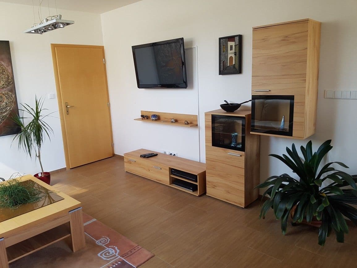 Prenájom bytu 3-izbový 102 m², Mezouň, Středočeský kraj Prenájom bytu 3-izbový 102 m², Mezouň, Středočeský kraj