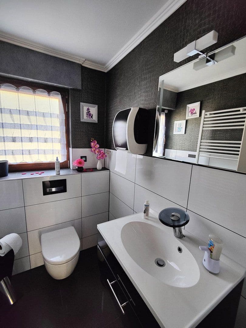 Predaj domu 328 m², pozemok 1.054 m², Remscheid, Severné Porýnie - Westfálsko Predaj domu 328 m², pozemok 1.054 m², Remscheid, Severné Porýnie - Westfálsko