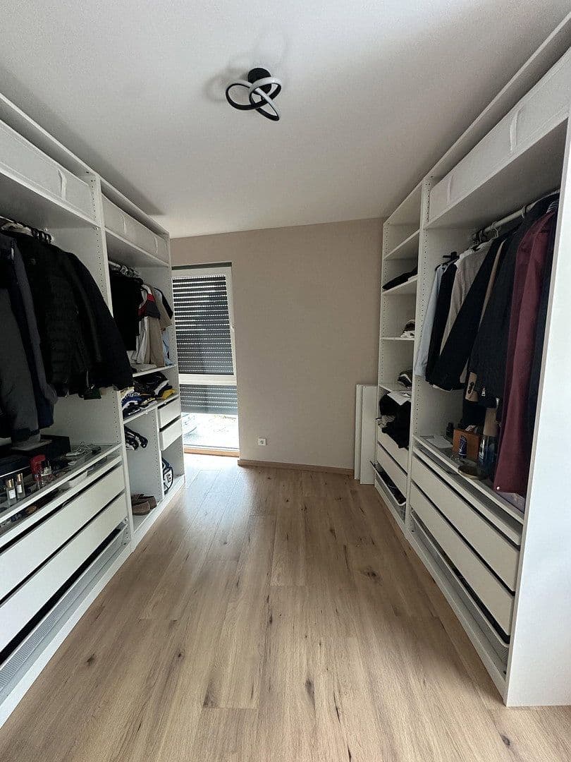 Prenájom bytu 4-izbový 106 m², Feuerbacher Straße 20, Leonberg, Bádensko-Wurttembersko Prenájom bytu 4-izbový 106 m², Feuerbacher Straße 20, Leonberg, Bádensko-Wurttembersko