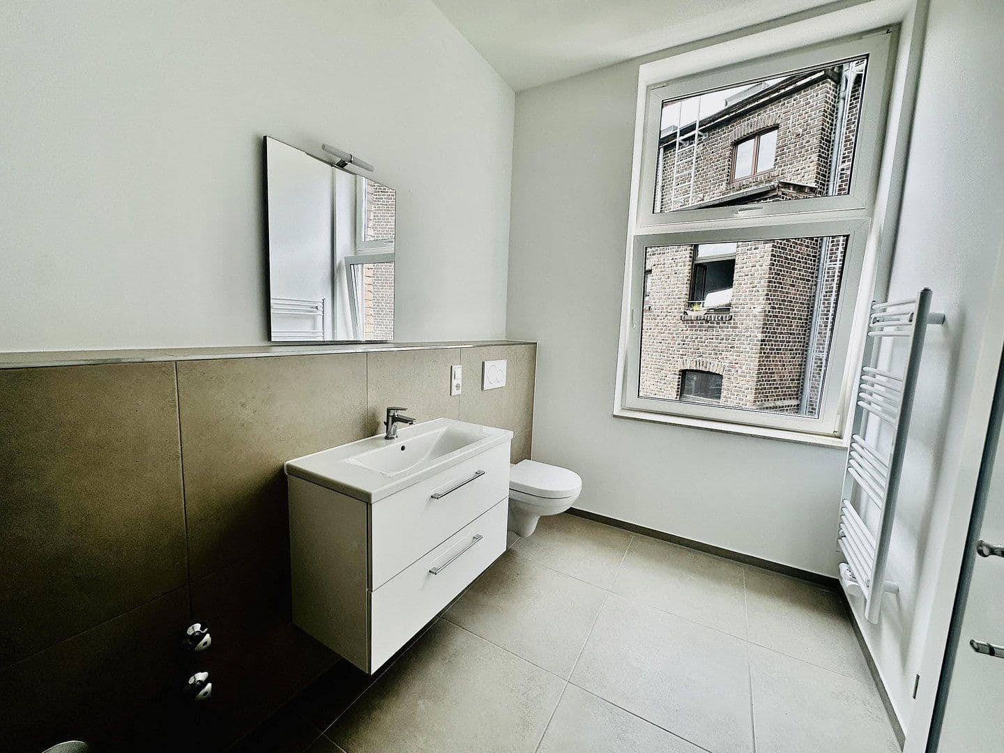Predaj bytu 4-izbový 85 m², Adalbertsteinweg 204, Aachen, Severné Porýnie - Westfálsko Predaj bytu 4-izbový 85 m², Adalbertsteinweg 204, Aachen, Severné Porýnie - Westfálsko