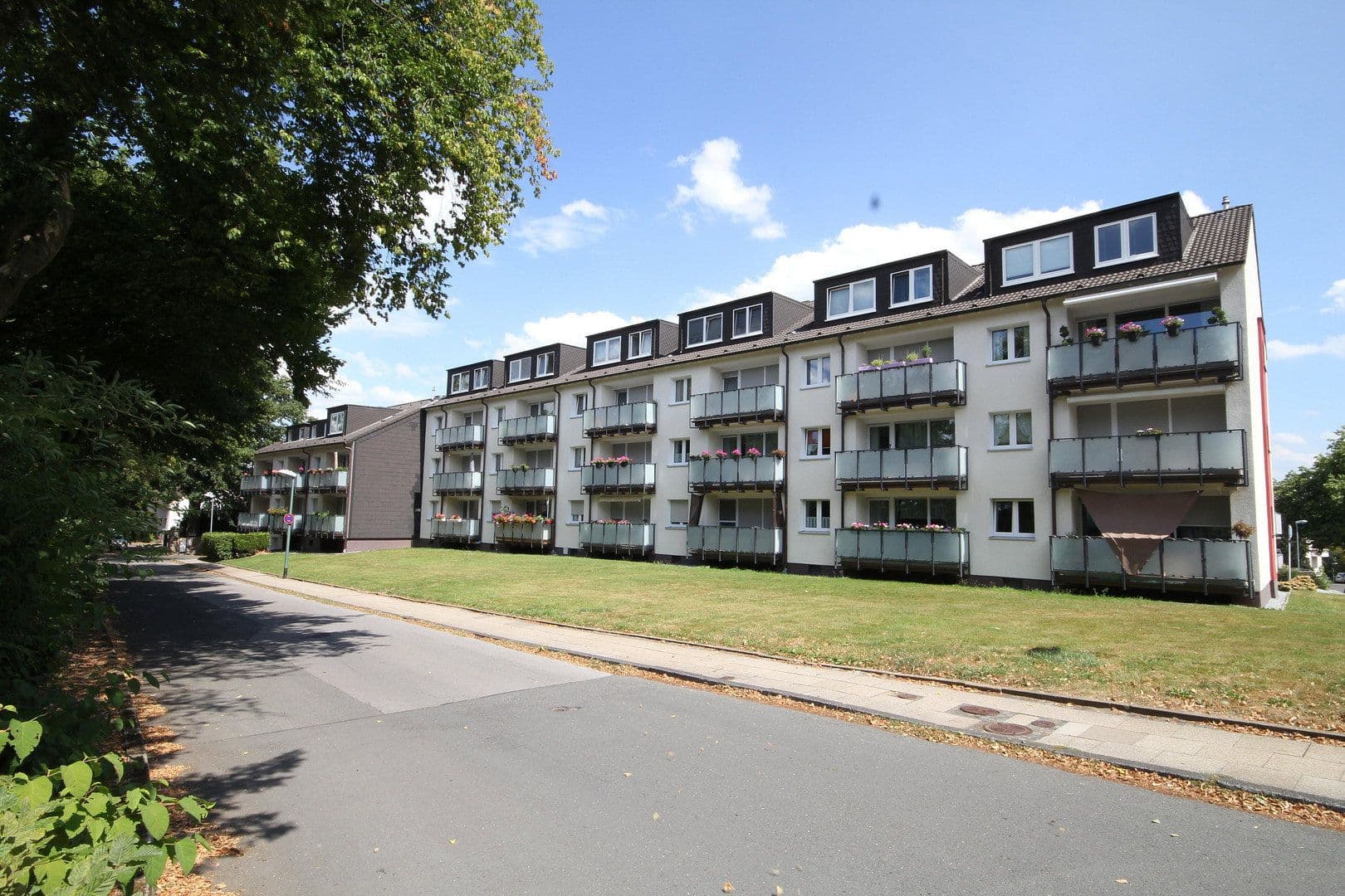 Prenájom bytu 3-izbový 68 m², Geismarweg 20, Essen-Heisingen, Severné Porýnie - Westfálsko Prenájom bytu 3-izbový 68 m², Geismarweg 20, Essen-Heisingen, Severné Porýnie - Westfálsko