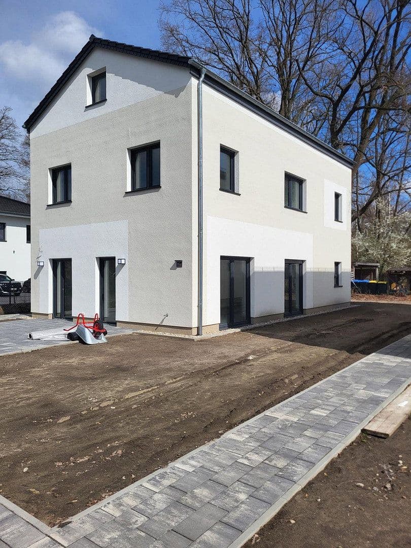 Predaj domu 150 m², pozemok 520 m², Finkenweg 16a, Falkensee, Brandenbursko Predaj domu 150 m², pozemok 520 m², Finkenweg 16a, Falkensee, Brandenbursko