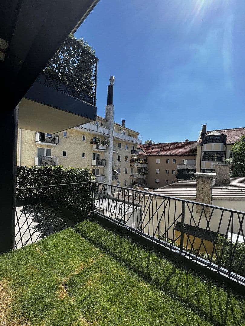 Prenájom bytu 3-izbový 90 m², Lerchenfeldstraße 28, München-Altstadt-Lehel, Bavorsko Prenájom bytu 3-izbový 90 m², Lerchenfeldstraße 28, München-Altstadt-Lehel, Bavorsko