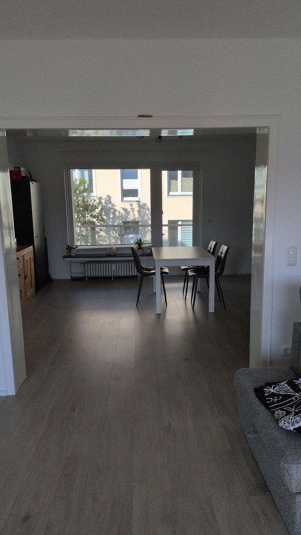 Prenájom bytu 3-izbový 93 m², Moltkestraße 3, Hattingen, Severné Porýnie - Westfálsko Prenájom bytu 3-izbový 93 m², Moltkestraße 3, Hattingen, Severné Porýnie - Westfálsko