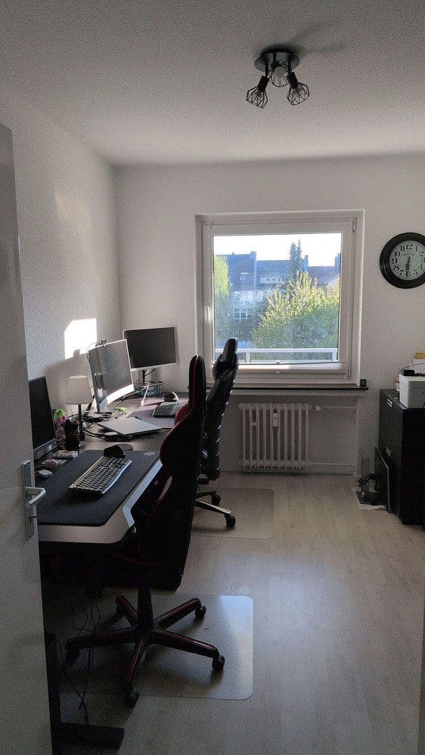 Prenájom bytu 3-izbový 93 m², Moltkestraße 3, Hattingen, Severné Porýnie - Westfálsko Prenájom bytu 3-izbový 93 m², Moltkestraße 3, Hattingen, Severné Porýnie - Westfálsko