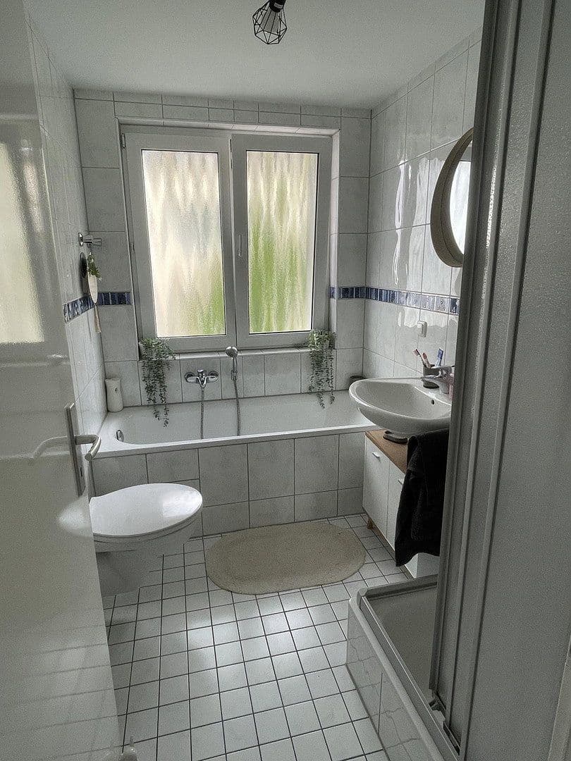 Prenájom bytu 3-izbový 93 m², Moltkestraße 3, Hattingen, Severné Porýnie - Westfálsko Prenájom bytu 3-izbový 93 m², Moltkestraße 3, Hattingen, Severné Porýnie - Westfálsko