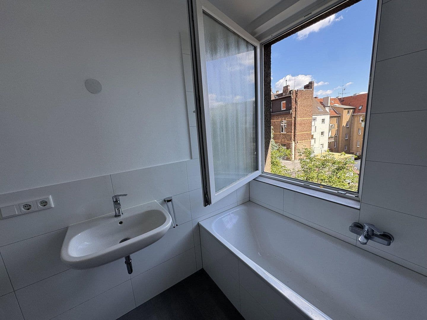 Prenájom bytu 1-izbový 74 m², Köln, Severné Porýnie - Westfálsko Prenájom bytu 1-izbový 74 m², Köln, Severné Porýnie - Westfálsko