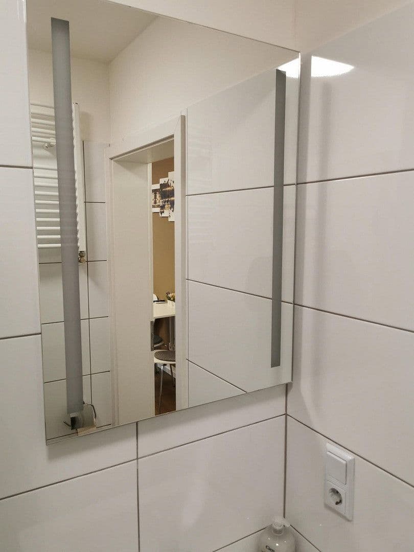 Prenájom bytu 1-izbový 25 m², Siemensstr. 40, Düsseldorf, Severné Porýnie - Westfálsko Prenájom bytu 1-izbový 25 m², Siemensstr. 40, Düsseldorf, Severné Porýnie - Westfálsko