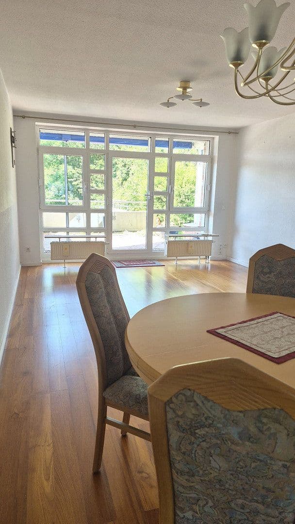 Prenájom bytu 3-izbový 81 m², Bremen, Brémy Prenájom bytu 3-izbový 81 m², Bremen, Brémy