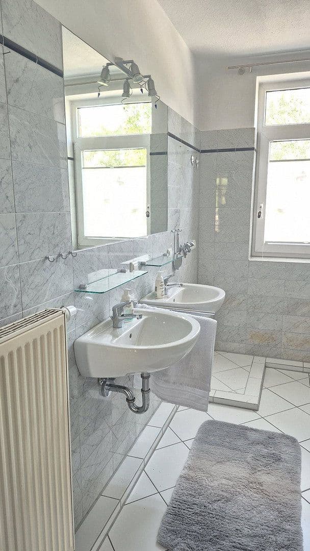 Prenájom bytu 3-izbový 81 m², Bremen, Brémy Prenájom bytu 3-izbový 81 m², Bremen, Brémy