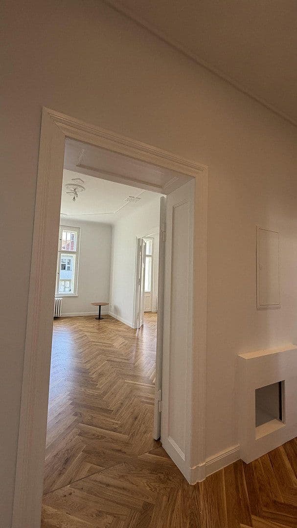 Prenájom bytu 3-izbový 99 m², Berlin, Berlín Prenájom bytu 3-izbový 99 m², Berlin, Berlín