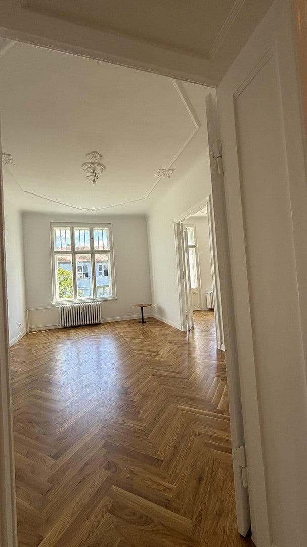 Prenájom bytu 3-izbový 99 m², Berlin, Berlín Prenájom bytu 3-izbový 99 m², Berlin, Berlín