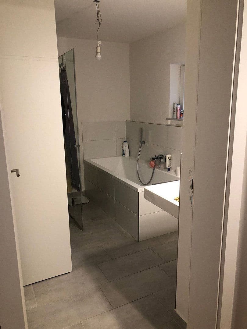 Prenájom bytu 4-izbový 113 m², Adelheidstr. 1b, Bad Heilbrunn, Bavorsko Prenájom bytu 4-izbový 113 m², Adelheidstr. 1b, Bad Heilbrunn, Bavorsko