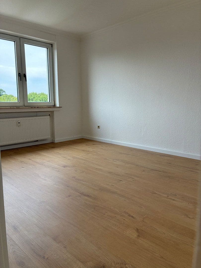 Prenájom bytu 3-izbový 55 m², Bremerhaven, Brémy Prenájom bytu 3-izbový 55 m², Bremerhaven, Brémy