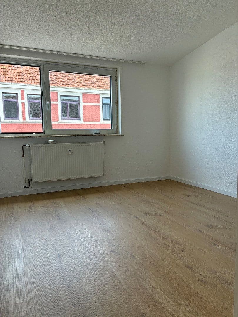 Prenájom bytu 3-izbový 55 m², Bremerhaven, Brémy Prenájom bytu 3-izbový 55 m², Bremerhaven, Brémy
