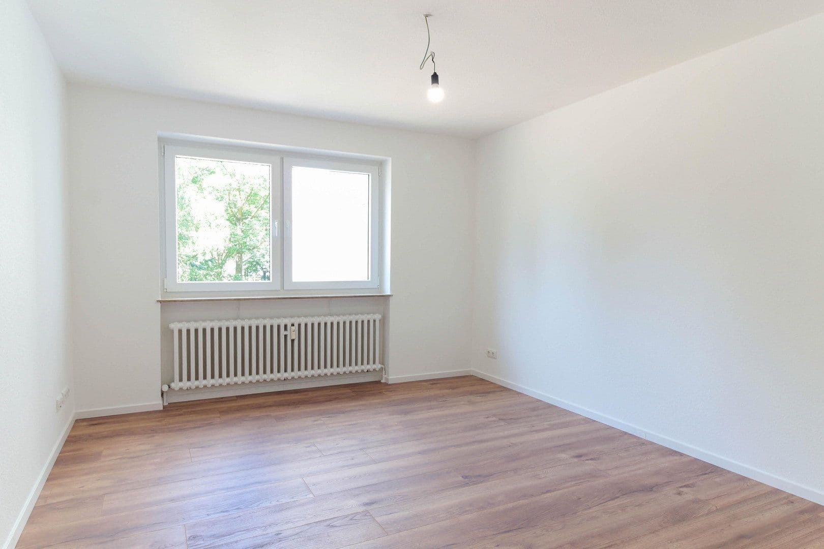 Prenájom bytu 3-izbový 78 m², Ulm, Bádensko-Wurttembersko Prenájom bytu 3-izbový 78 m², Ulm, Bádensko-Wurttembersko