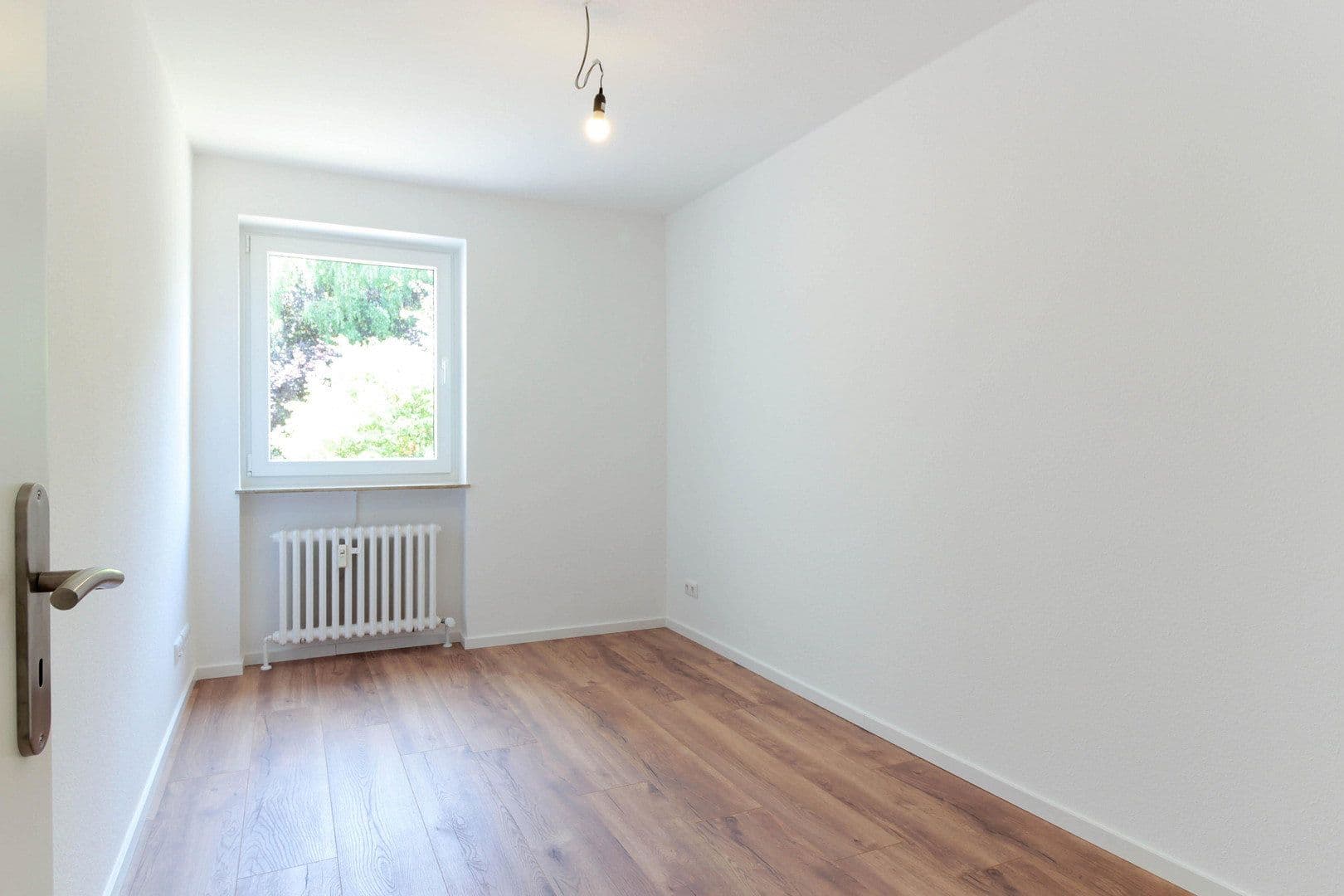 Prenájom bytu 3-izbový 78 m², Ulm, Bádensko-Wurttembersko Prenájom bytu 3-izbový 78 m², Ulm, Bádensko-Wurttembersko