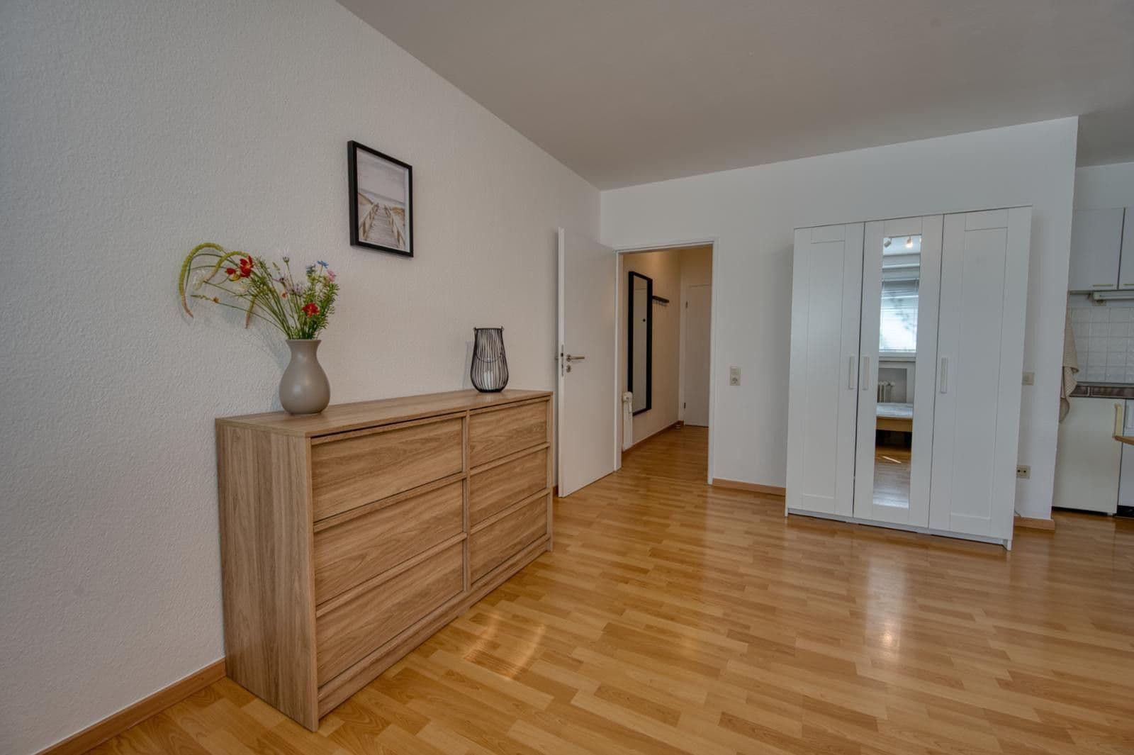Prenájom bytu 1-izbový 28 m², Königswinterer Straße 154, Bonn, Severné Porýnie - Westfálsko Prenájom bytu 1-izbový 28 m², Königswinterer Straße 154, Bonn, Severné Porýnie - Westfálsko