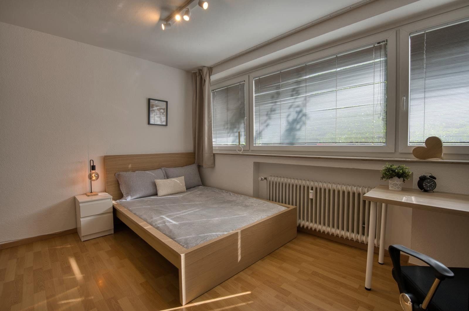 Prenájom bytu 1-izbový 28 m², Königswinterer Straße 154, Bonn, Severné Porýnie - Westfálsko Prenájom bytu 1-izbový 28 m², Königswinterer Straße 154, Bonn, Severné Porýnie - Westfálsko