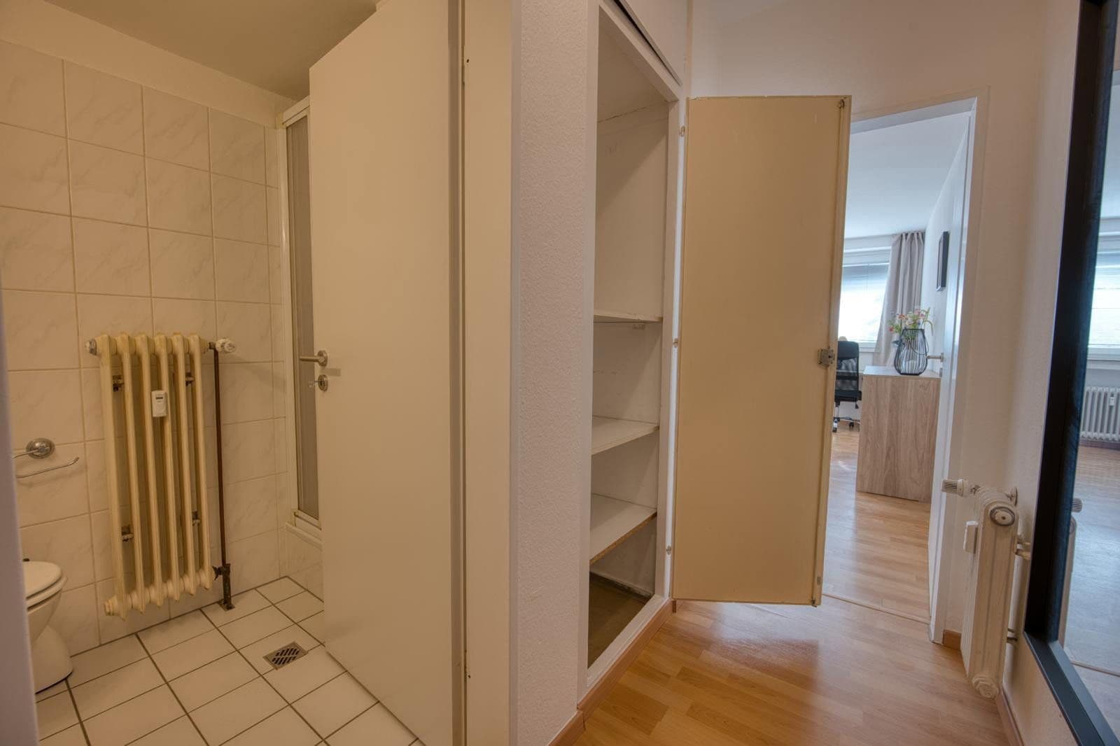 Prenájom bytu 1-izbový 28 m², Königswinterer Straße 154, Bonn, Severné Porýnie - Westfálsko Prenájom bytu 1-izbový 28 m², Königswinterer Straße 154, Bonn, Severné Porýnie - Westfálsko