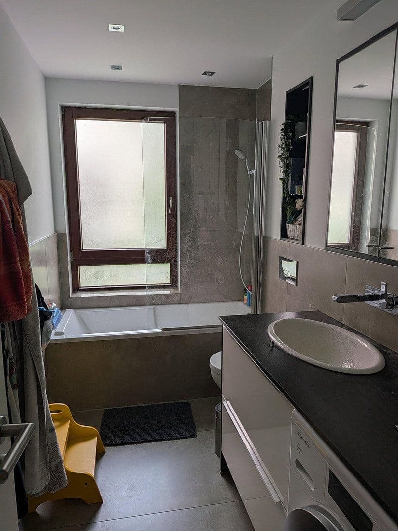 Predaj bytu 4-izbový 100 m², Leydenallee 100, Berlin, Berlín Predaj bytu 4-izbový 100 m², Leydenallee 100, Berlin, Berlín