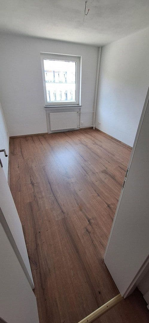 Prenájom bytu 4-izbový 95 m², Gökerstraße 71, Wilhelmshaven, Dolné Sasko Prenájom bytu 4-izbový 95 m², Gökerstraße 71, Wilhelmshaven, Dolné Sasko