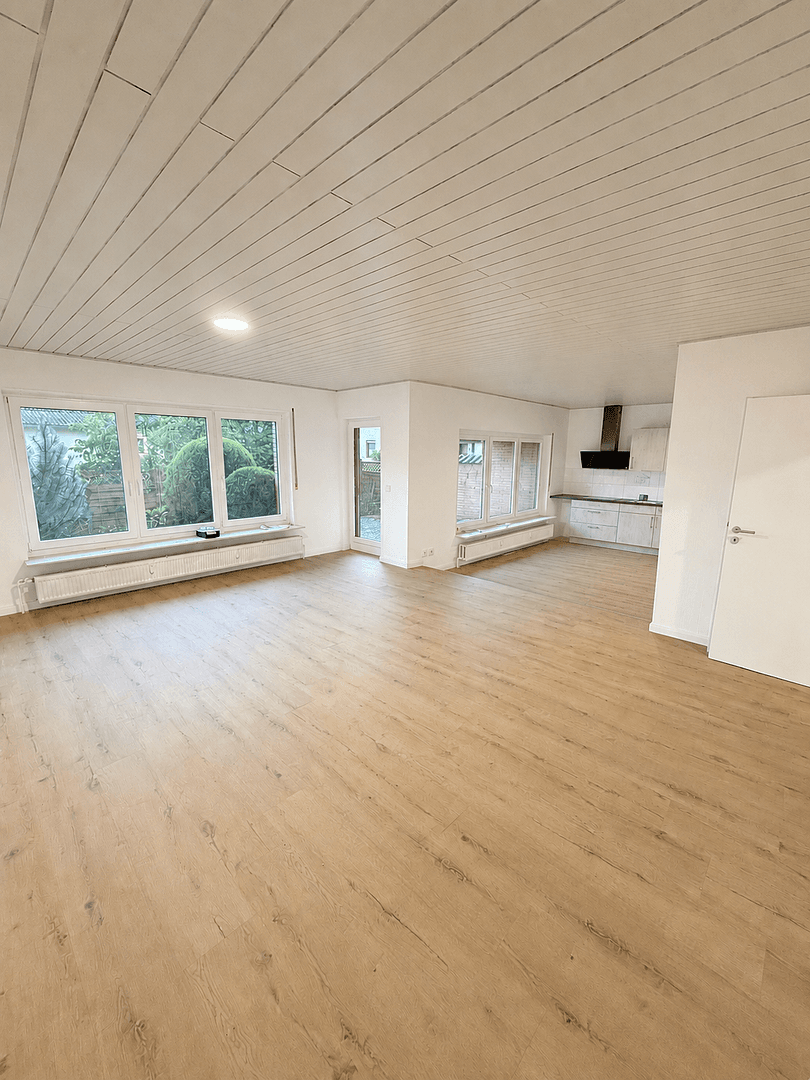 Prenájom bytu 5-izbový 88 m², Bad Bevensen, Dolné Sasko Prenájom bytu 5-izbový 88 m², Bad Bevensen, Dolné Sasko