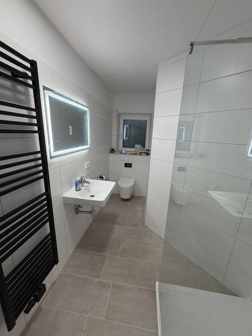 Prenájom bytu 5-izbový 88 m², Bad Bevensen, Dolné Sasko Prenájom bytu 5-izbový 88 m², Bad Bevensen, Dolné Sasko