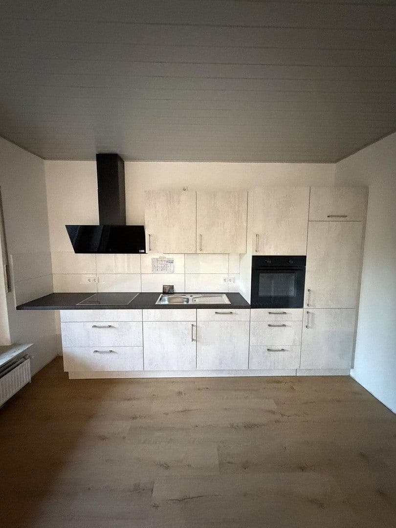 Prenájom bytu 5-izbový 88 m², Bad Bevensen, Dolné Sasko Prenájom bytu 5-izbový 88 m², Bad Bevensen, Dolné Sasko