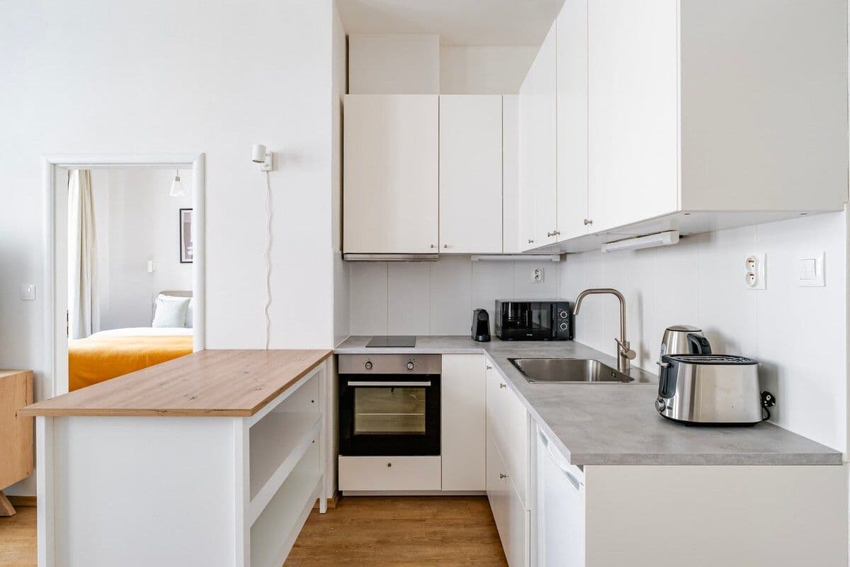 Prenájom bytu 42 m², Sarajevská, Praha, Praha Prenájom bytu 42 m², Sarajevská, Praha, Praha