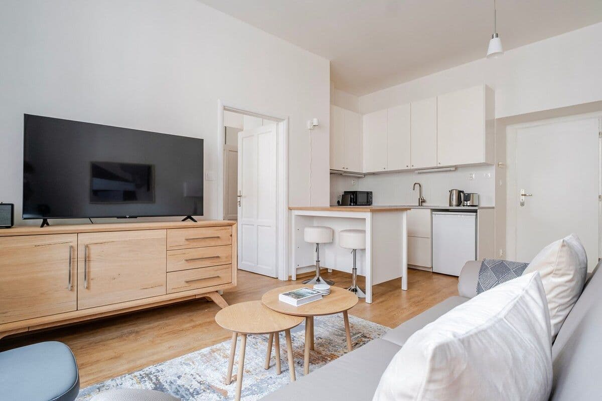 Prenájom bytu 42 m², Sarajevská, Praha, Praha Prenájom bytu 42 m², Sarajevská, Praha, Praha