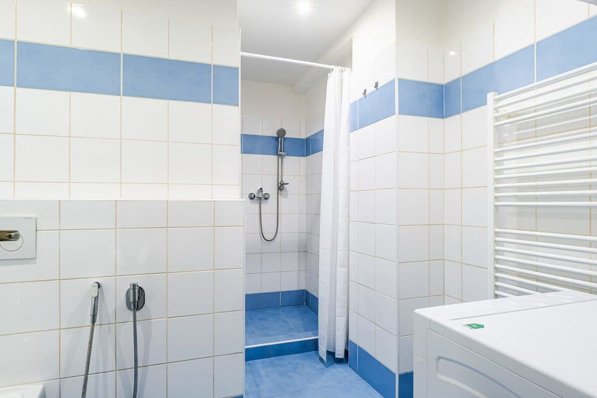 Prenájom bytu 38 m², Řipská, Praha, Praha Prenájom bytu 38 m², Řipská, Praha, Praha