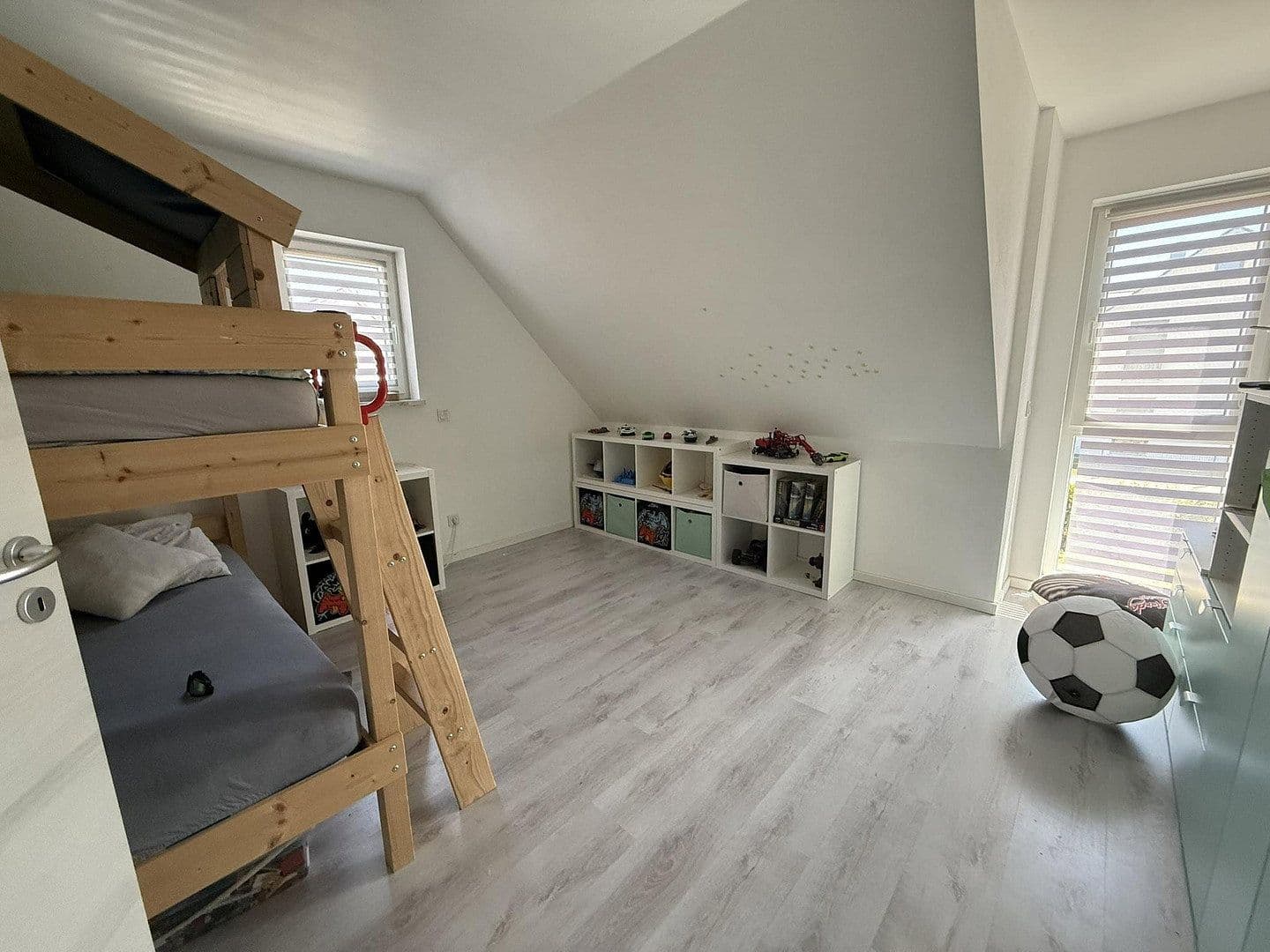 Predaj domu 160 m², pozemok 625 m², Dürrwangen, Bavorsko Predaj domu 160 m², pozemok 625 m², Dürrwangen, Bavorsko