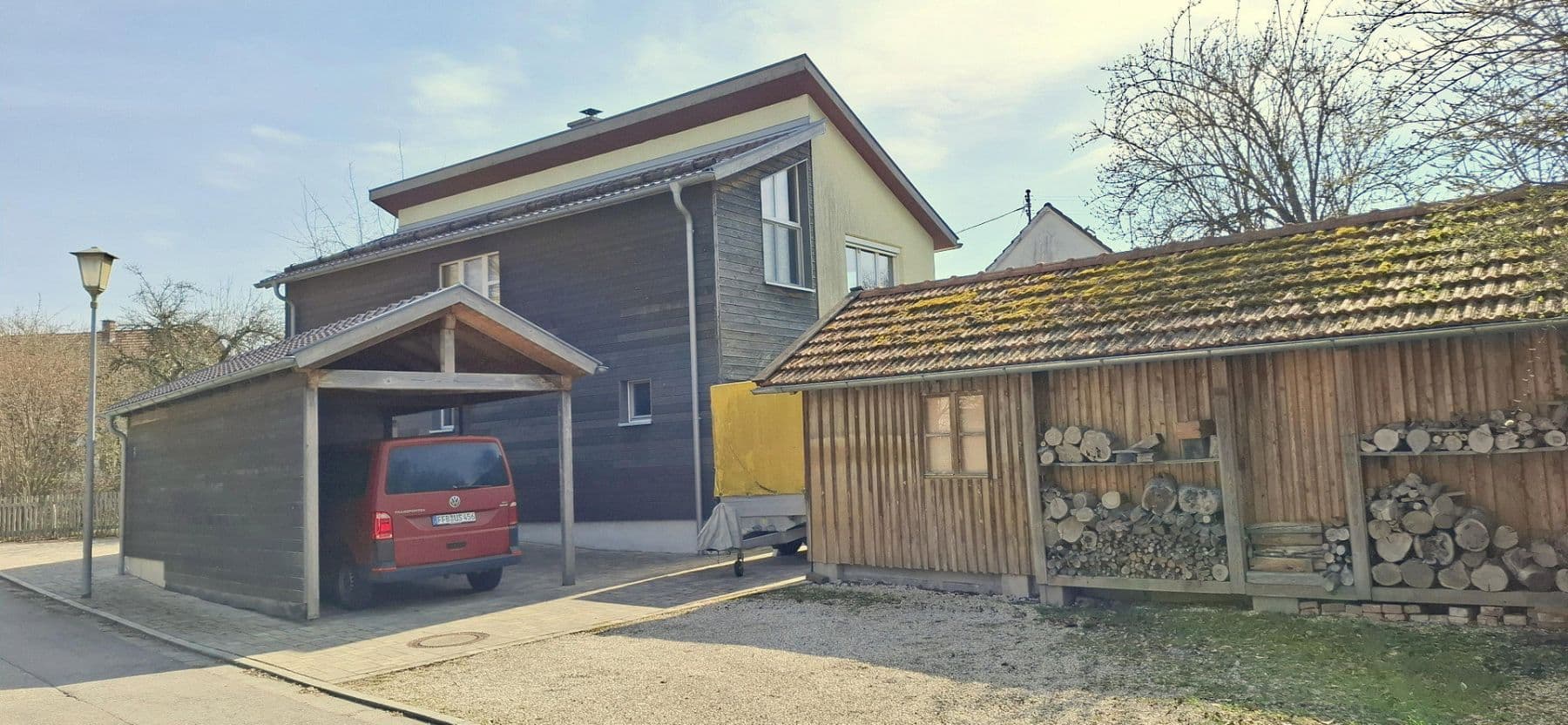 Predaj domu 135 m², pozemok 716 m², Adelshofen, Bavorsko Predaj domu 135 m², pozemok 716 m², Adelshofen, Bavorsko