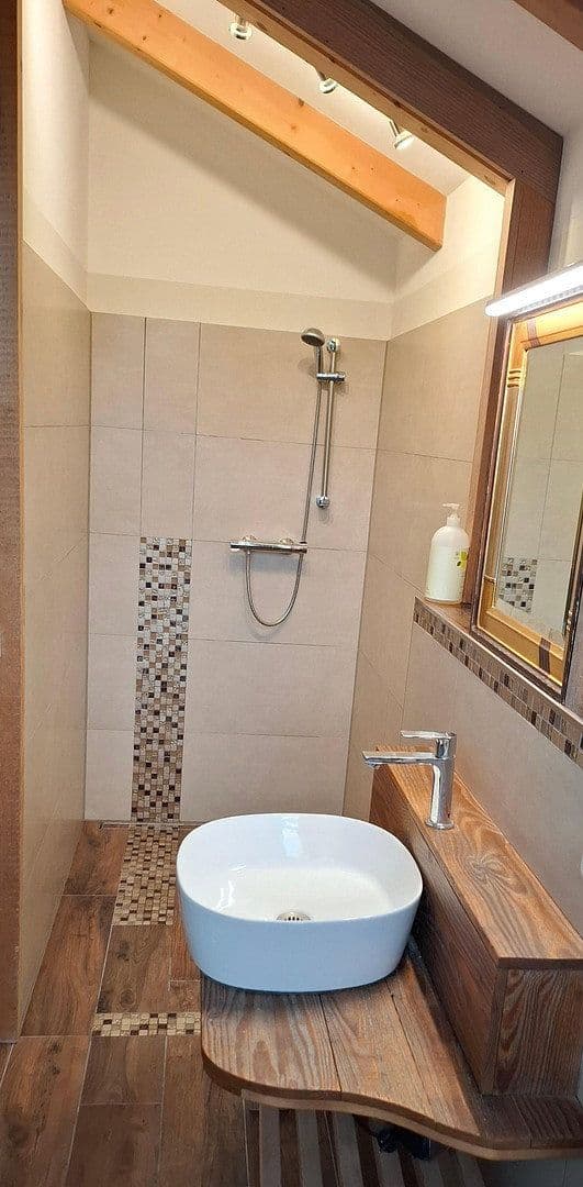Predaj domu 135 m², pozemok 716 m², Adelshofen, Bavorsko Predaj domu 135 m², pozemok 716 m², Adelshofen, Bavorsko