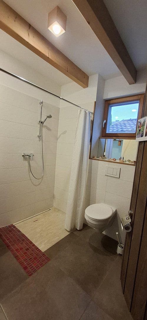 Predaj domu 135 m², pozemok 716 m², Adelshofen, Bavorsko Predaj domu 135 m², pozemok 716 m², Adelshofen, Bavorsko