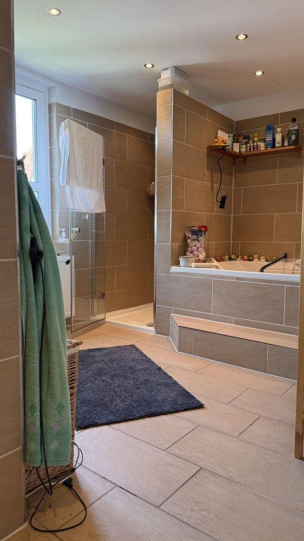 Predaj domu 200 m², pozemok 1.170 m², Sehnde, Dolné Sasko Predaj domu 200 m², pozemok 1.170 m², Sehnde, Dolné Sasko