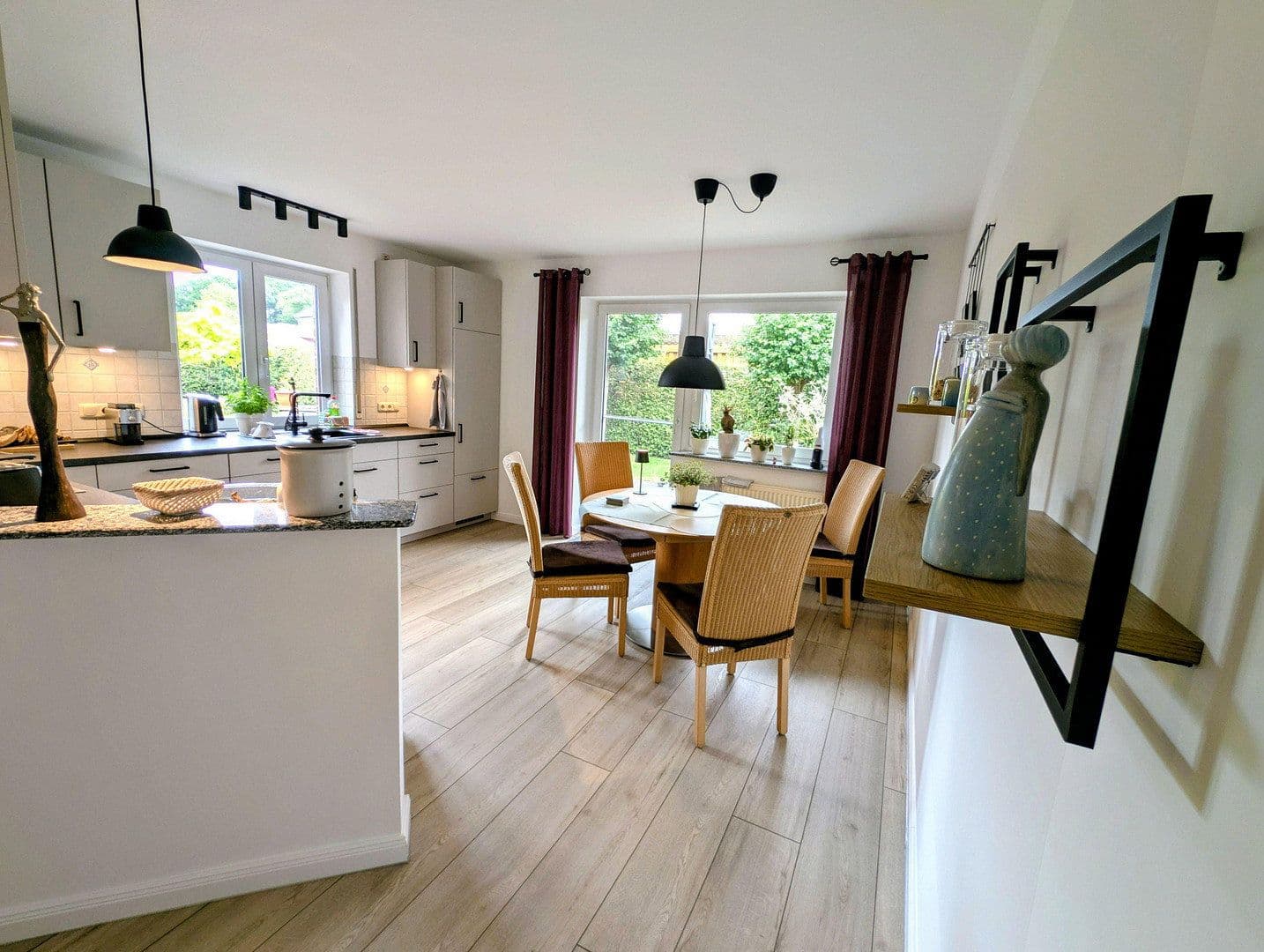 Predaj domu 188 m², pozemok 760 m², Jade, Dolné Sasko Predaj domu 188 m², pozemok 760 m², Jade, Dolné Sasko
