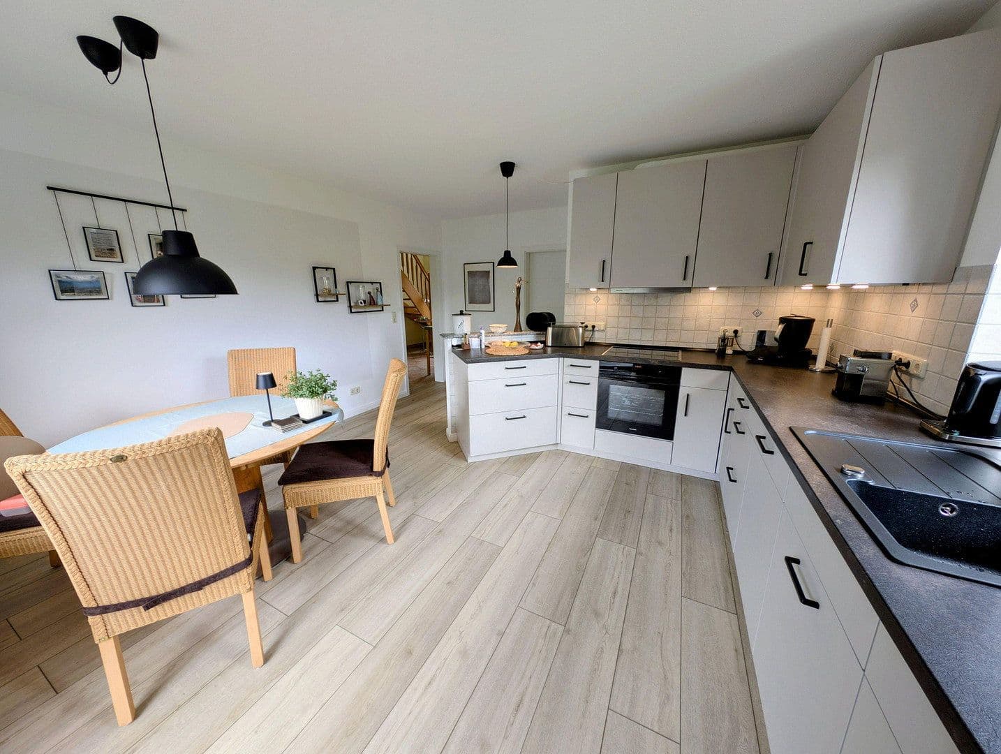 Predaj domu 188 m², pozemok 760 m², Jade, Dolné Sasko Predaj domu 188 m², pozemok 760 m², Jade, Dolné Sasko