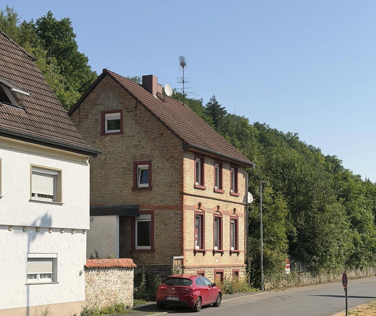 Predaj domu 185 m², pozemok 3.358 m², Adelsheim, Bádensko-Wurttembersko Predaj domu 185 m², pozemok 3.358 m², Adelsheim, Bádensko-Wurttembersko