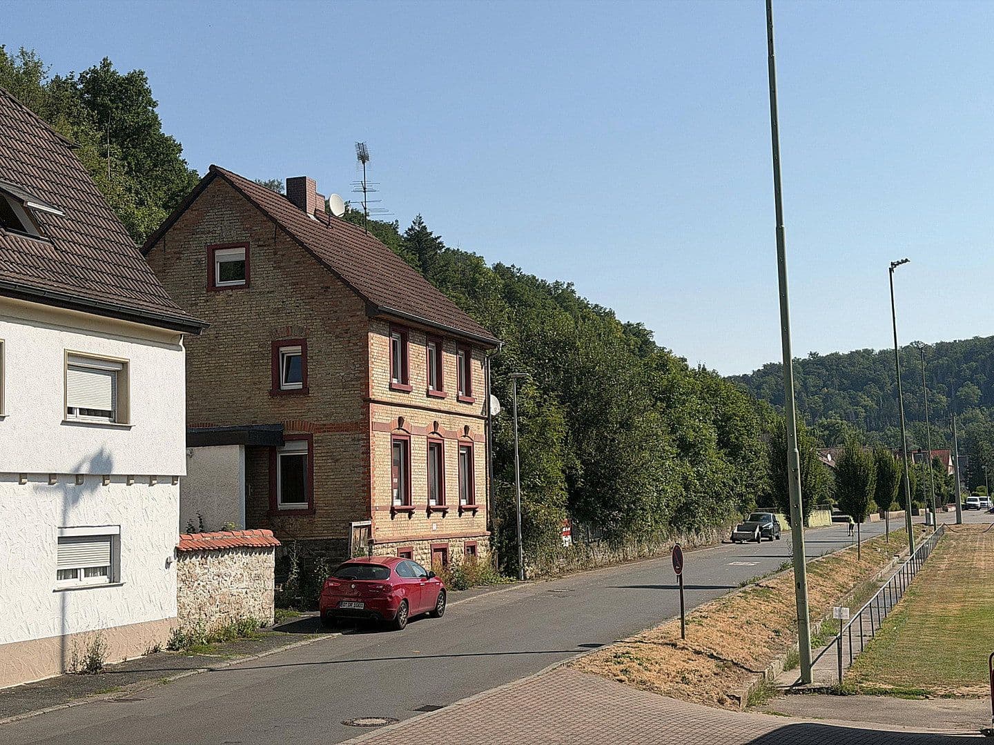 Predaj domu 185 m², pozemok 3.358 m², Adelsheim, Bádensko-Wurttembersko Predaj domu 185 m², pozemok 3.358 m², Adelsheim, Bádensko-Wurttembersko