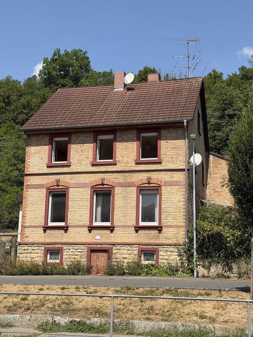 Predaj domu 185 m², pozemok 3.358 m², Adelsheim, Bádensko-Wurttembersko Predaj domu 185 m², pozemok 3.358 m², Adelsheim, Bádensko-Wurttembersko