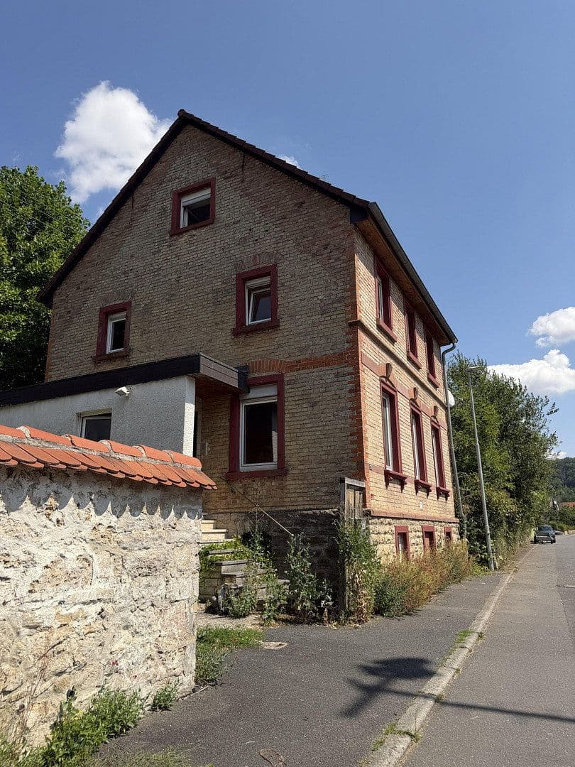 Predaj domu 185 m², pozemok 3.358 m², Adelsheim, Bádensko-Wurttembersko Predaj domu 185 m², pozemok 3.358 m², Adelsheim, Bádensko-Wurttembersko