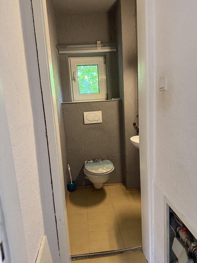 Predaj domu 185 m², pozemok 3.358 m², Adelsheim, Bádensko-Wurttembersko Predaj domu 185 m², pozemok 3.358 m², Adelsheim, Bádensko-Wurttembersko