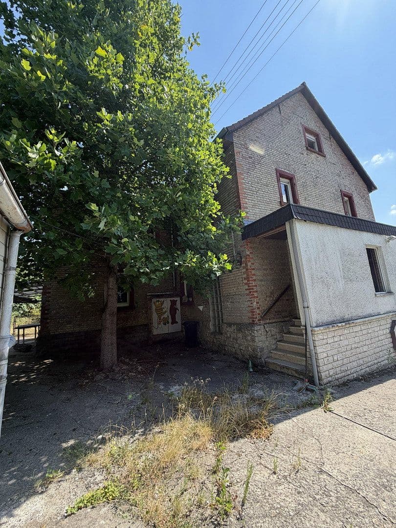 Predaj domu 185 m², pozemok 3.358 m², Adelsheim, Bádensko-Wurttembersko Predaj domu 185 m², pozemok 3.358 m², Adelsheim, Bádensko-Wurttembersko