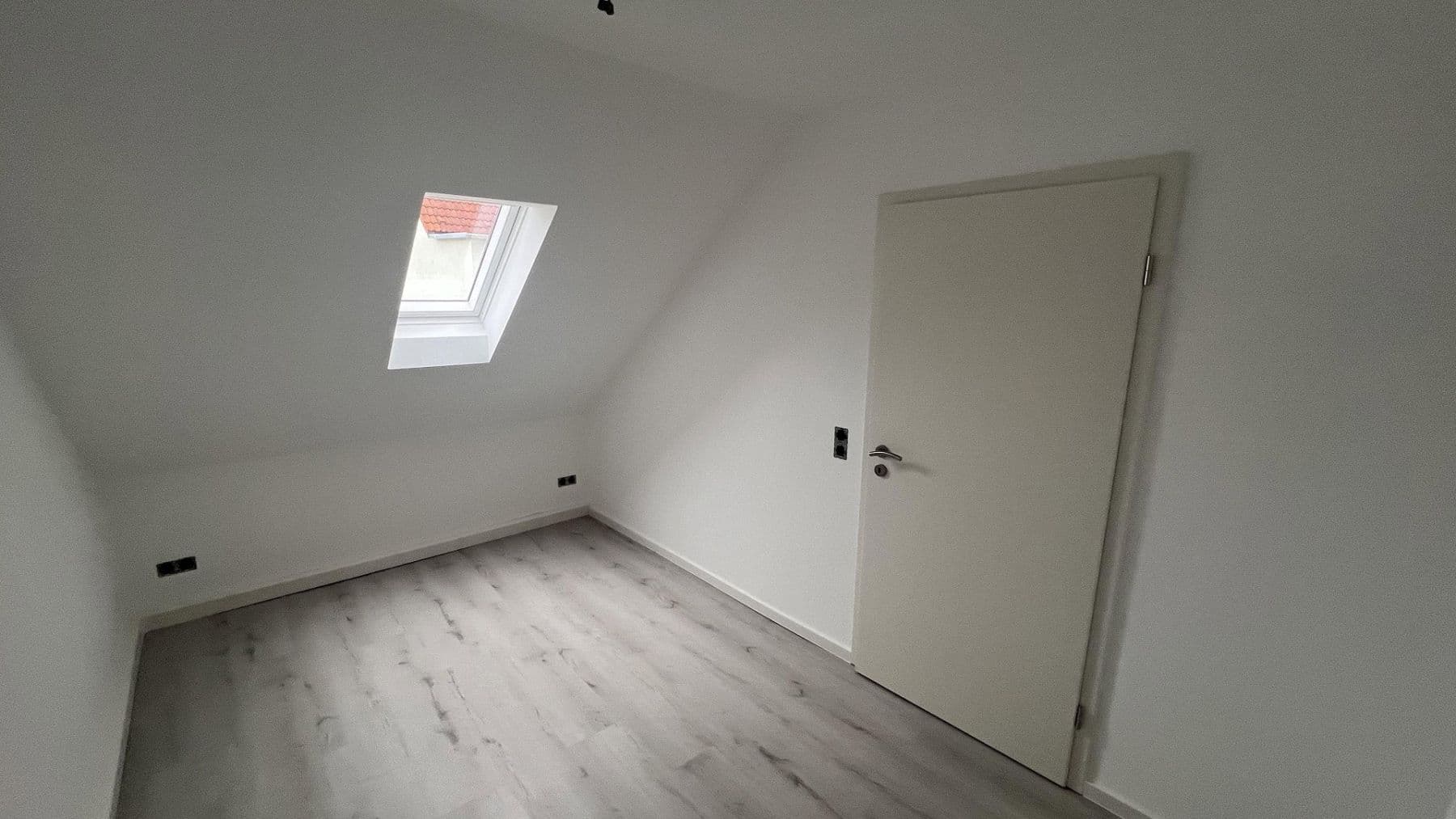 Predaj domu 279 m², pozemok 345 m², Schkeuditz, Sasko Predaj domu 279 m², pozemok 345 m², Schkeuditz, Sasko